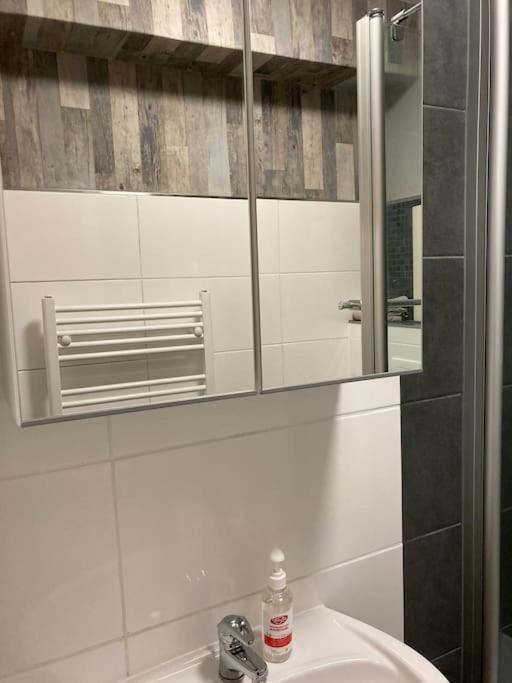 Toll Apartment Am Rhein Netflix Internet 1000 Mbits, Free Parking 杜伊斯堡 外观 照片